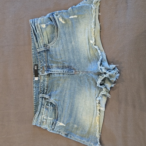 KUT from the Kloth size 16 jean shorts blue plus - Picture 2 of 4